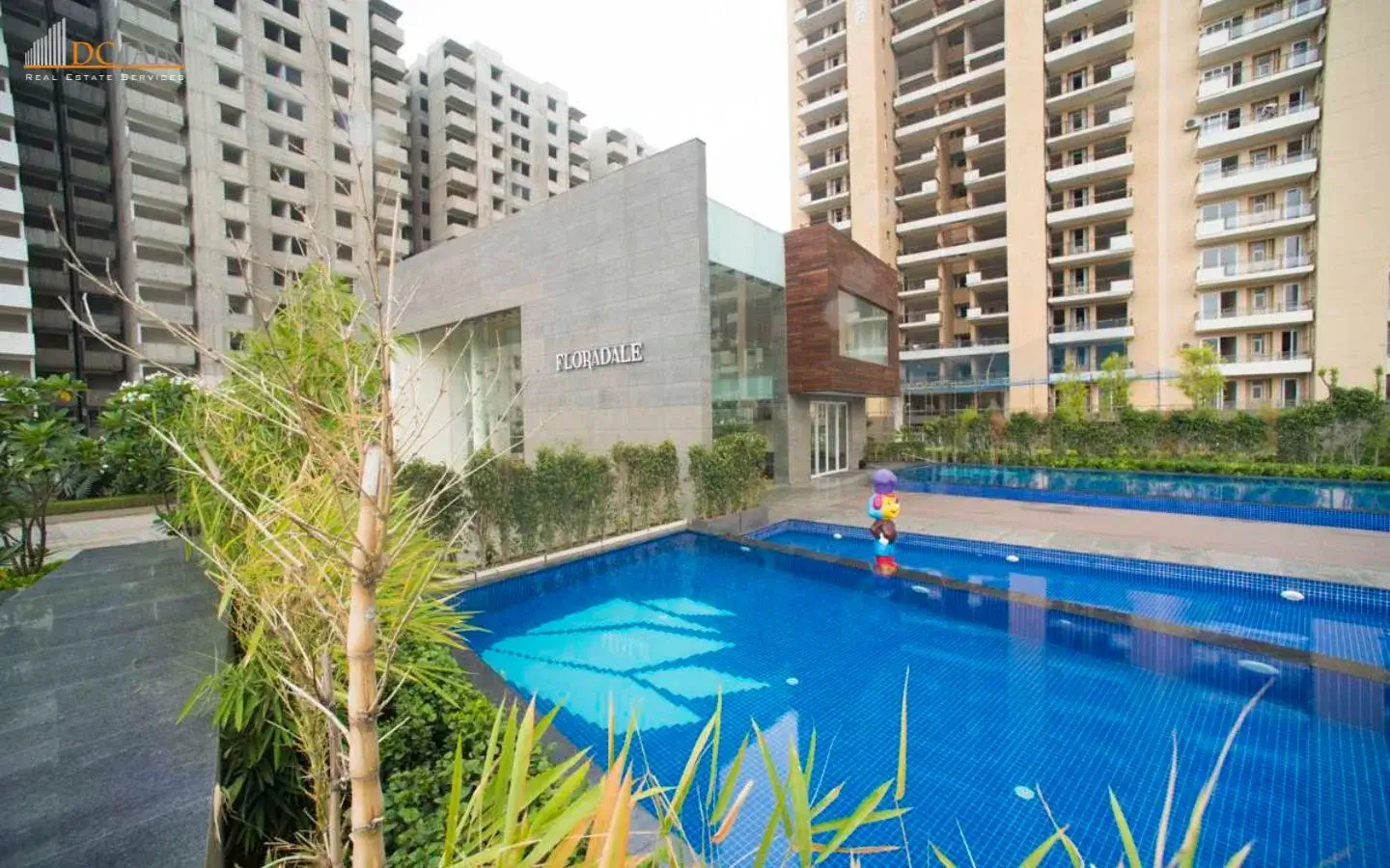 Tulip Violet Swimming Pool