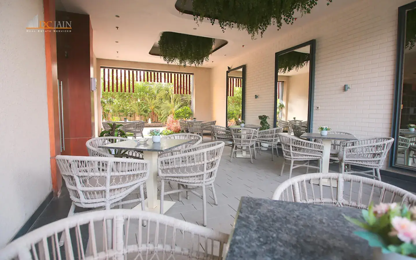 Sky mansion risland outdoor setting table